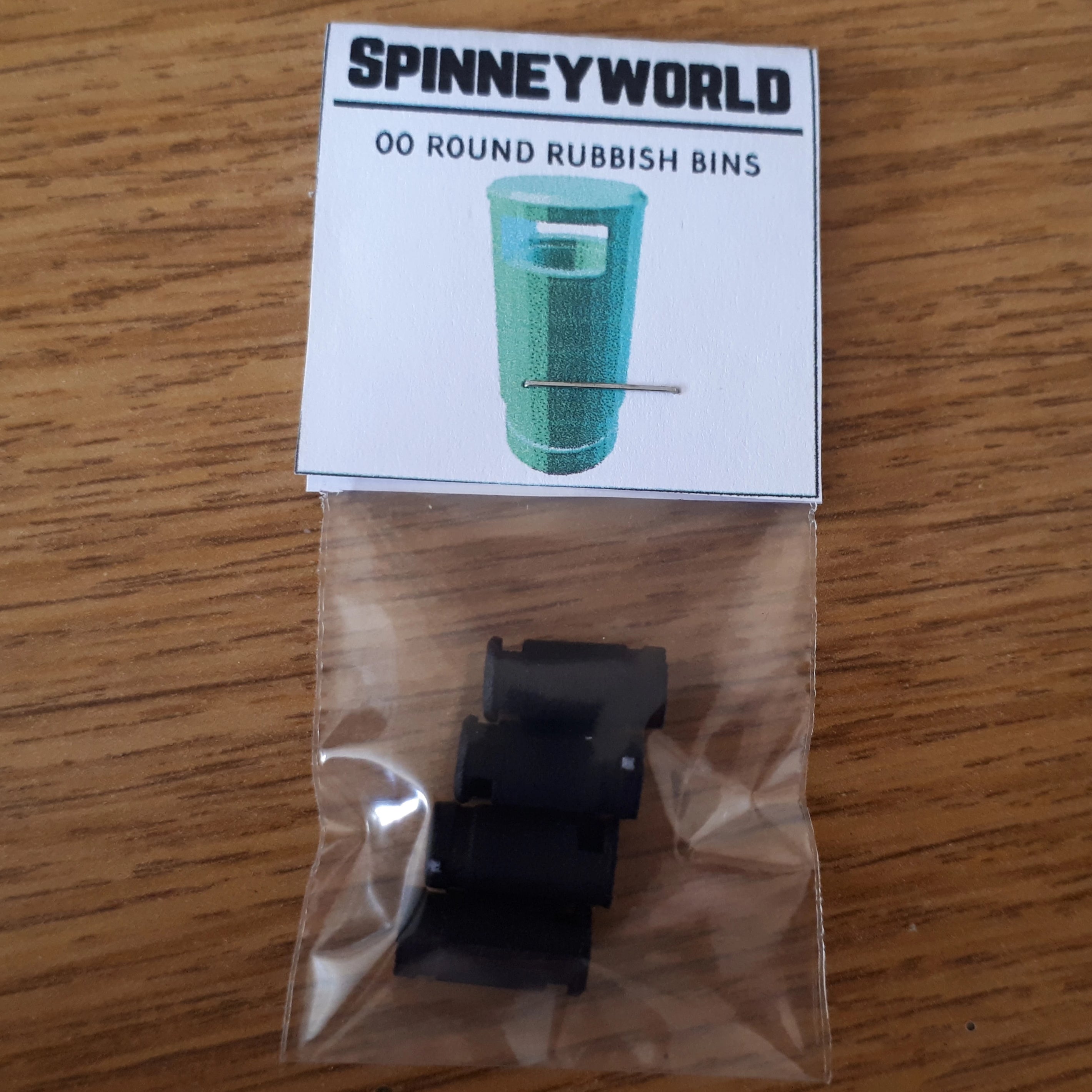 1:76th round litter bins