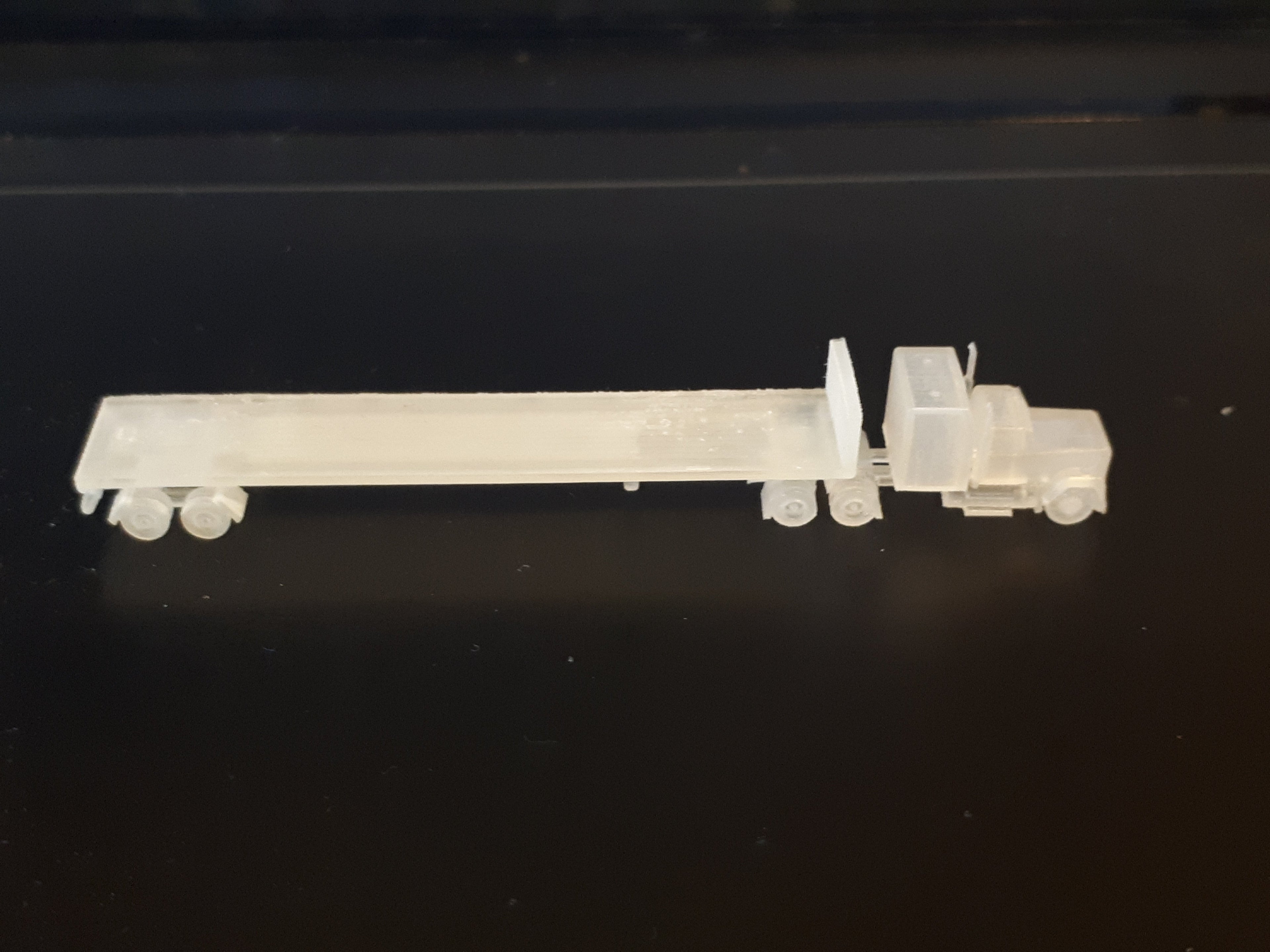 Z Gauge (1:220) 48 foot flat bed trailer