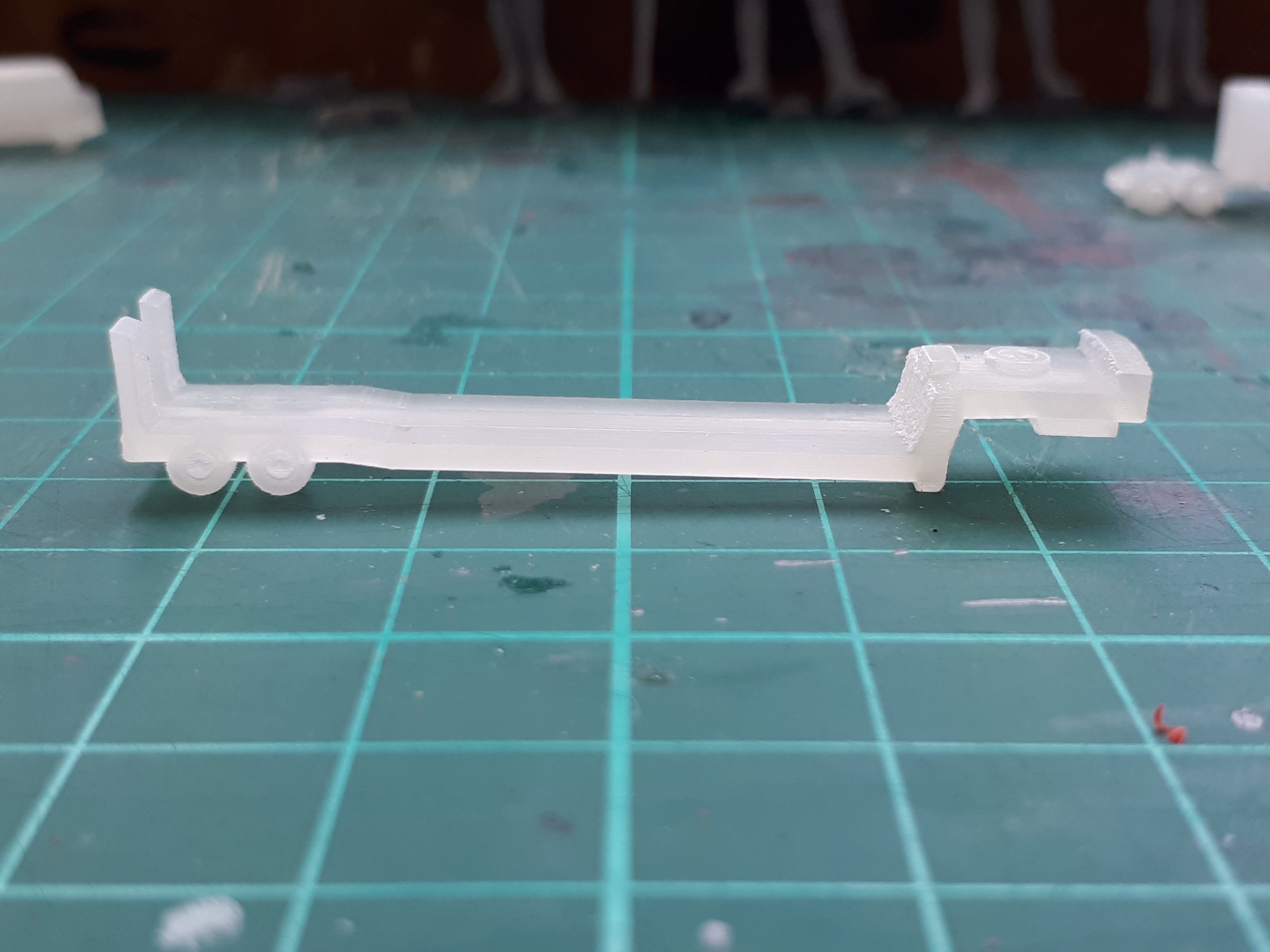 Z Gauge (1:220) 48 foot flat low loader trailer