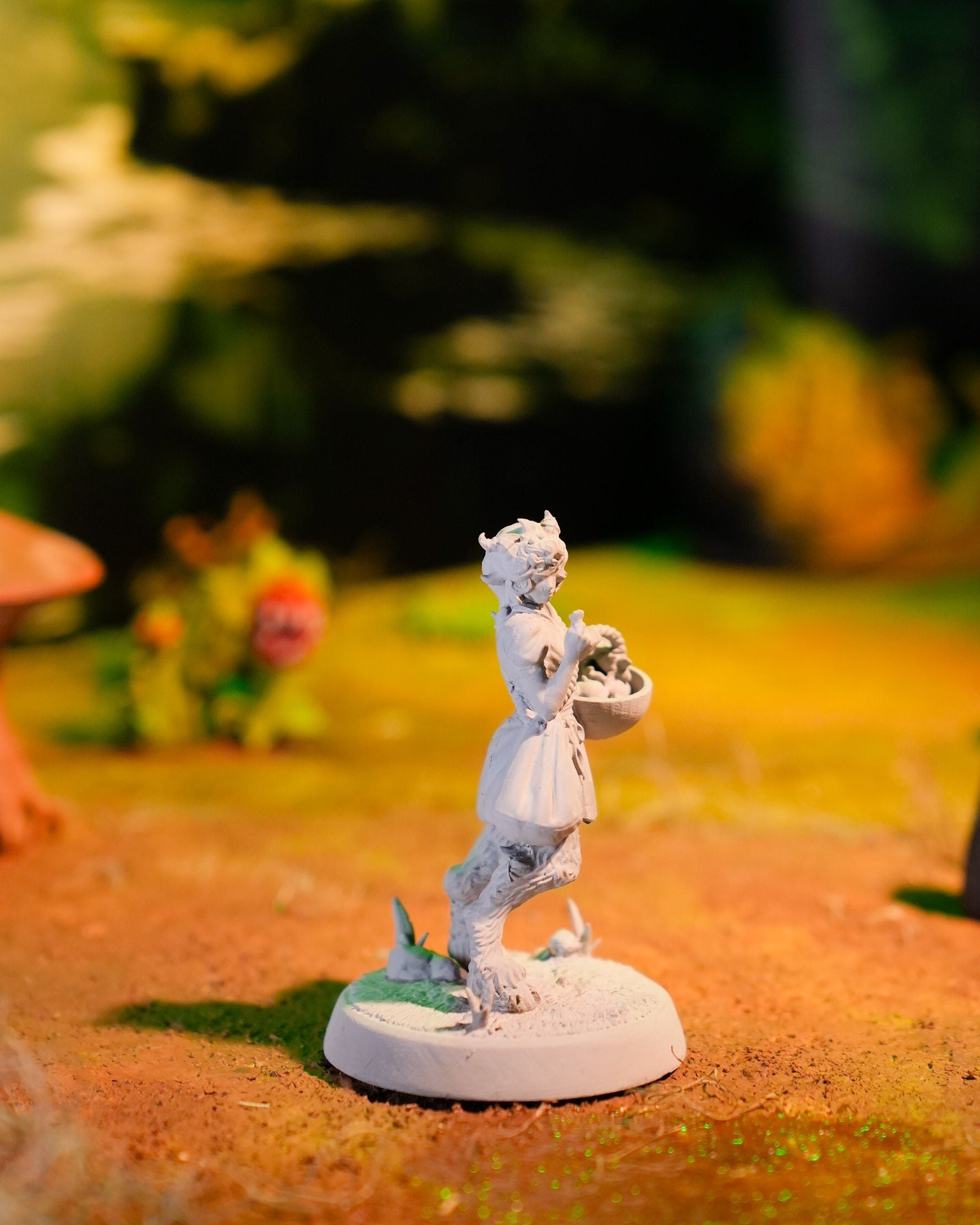 Ferne - 32mm / 75mm Scale Miniature