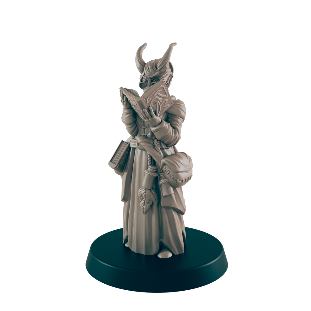 Dragonkin Female Scholar