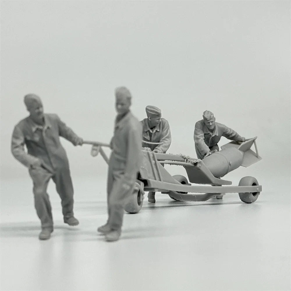 1/35 German Luftwaffe Ground Crew Resin Kit | Bomb Loading Scene (4 Fig)