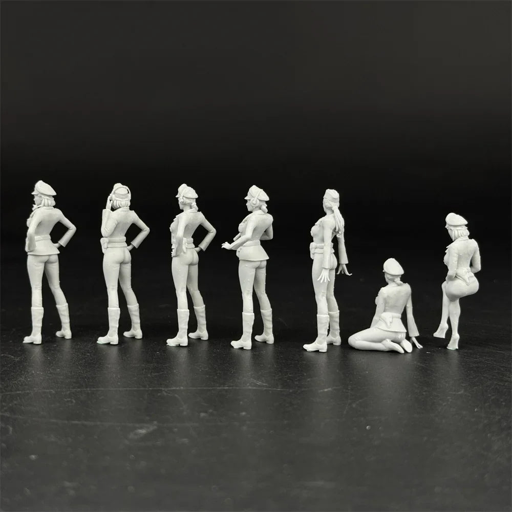 1/35 German Female Tank Crew (7 Fig) Resin Kit | Pin-Up Style Miniature