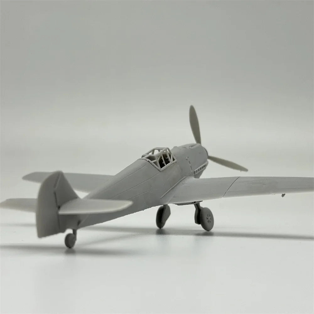 1/72 Scale WWII Pin-Up / Poster Girl Resin Figure Set - Airfield Diorama & Nose Art Miniature