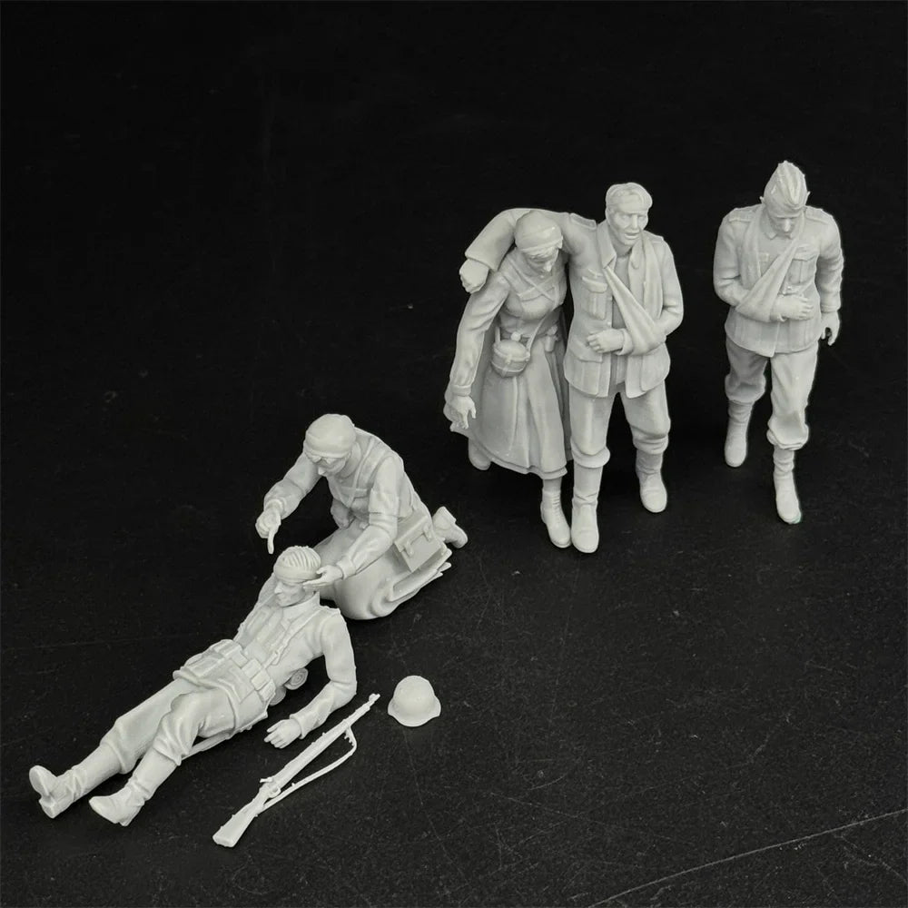 1/35 Scale WWII German Army Nurses and Wounded | 5-Figure Resin Model Kit