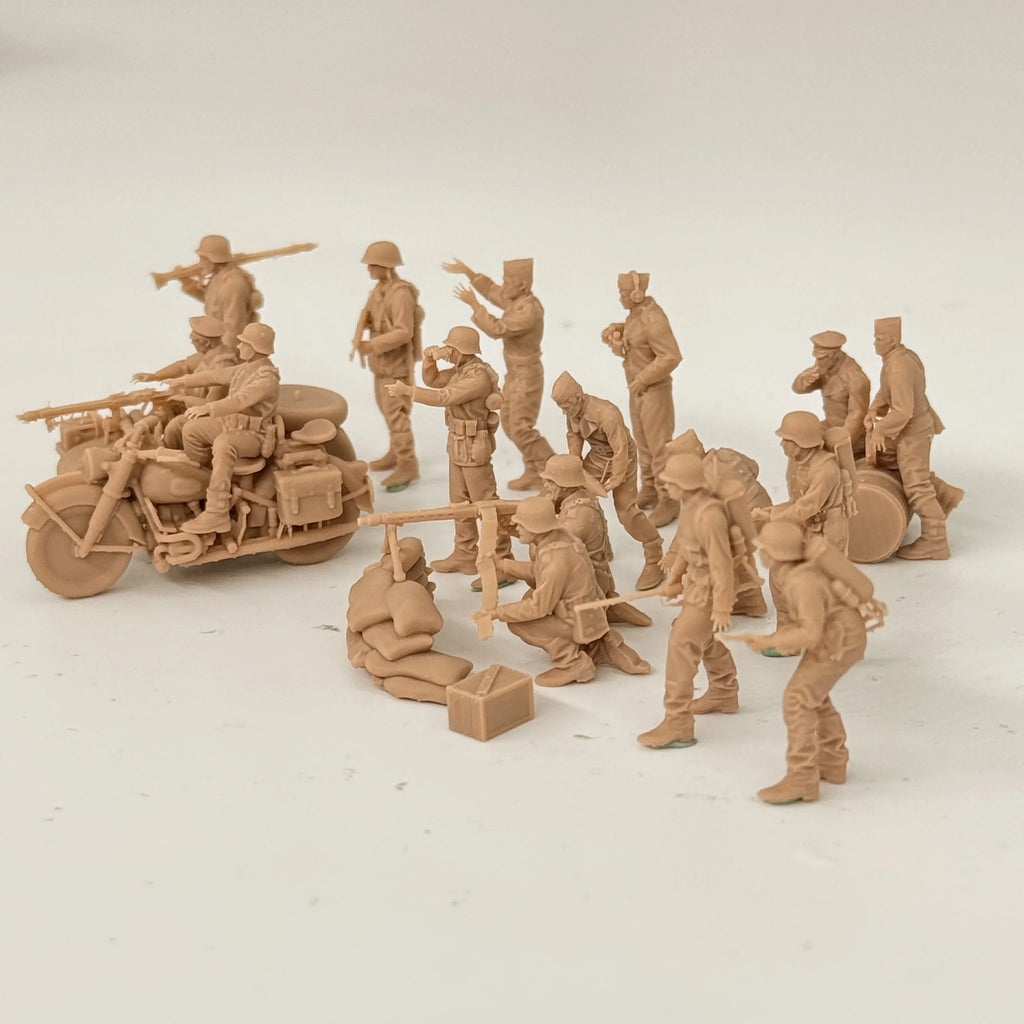 1/72 Scale German Panzergrenadier Combat Group Resin Figure Set (16 Figures) - Tiger Tank Support & Wargaming