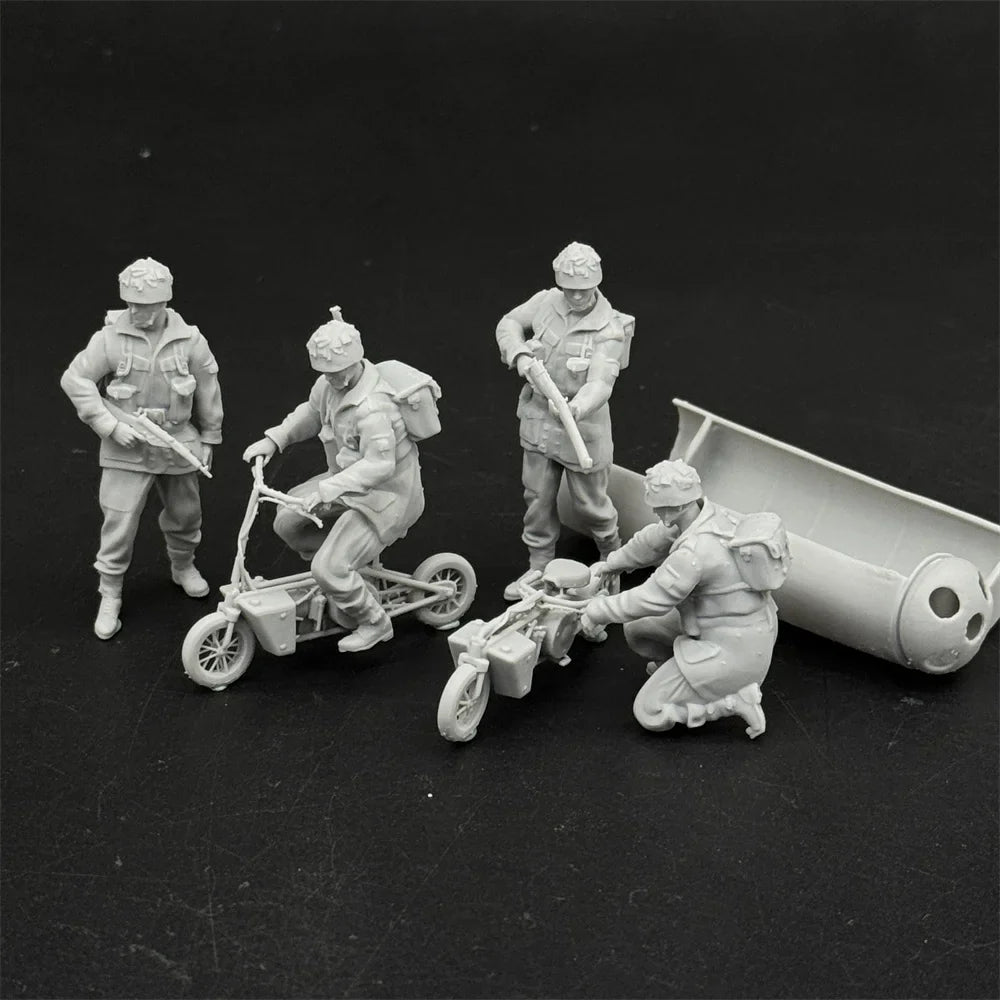 1/35 WWII British Paratrooper Figure Set | Welbike & CLE Canister Kit