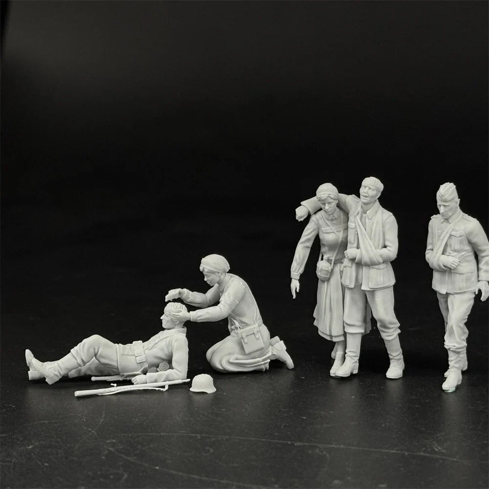 1/35 Scale WWII German Army Nurses and Wounded | 5-Figure Resin Model Kit