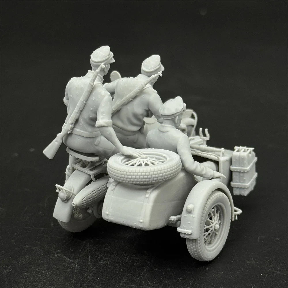 1/35 Scale WWII German Army Motorcycle Sidecar Crew