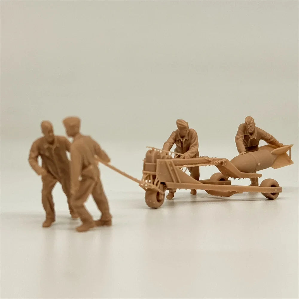 1/48 & 1/72 Scale WWII German Air Force Ground Crew Bomb Loading Team Resin Set (4 Figures) - Luftwaffe Diorama