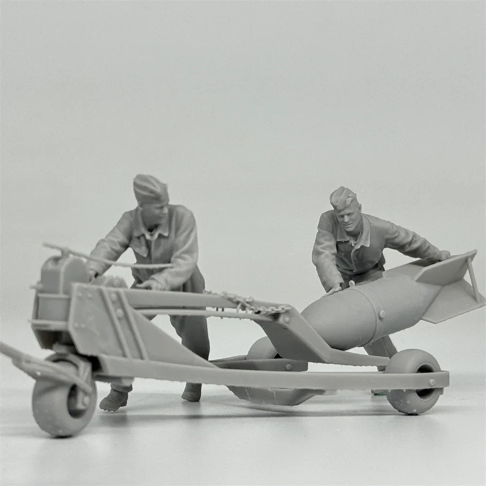 1/35 German Luftwaffe Ground Crew Resin Kit | Bomb Loading Scene (4 Fig)