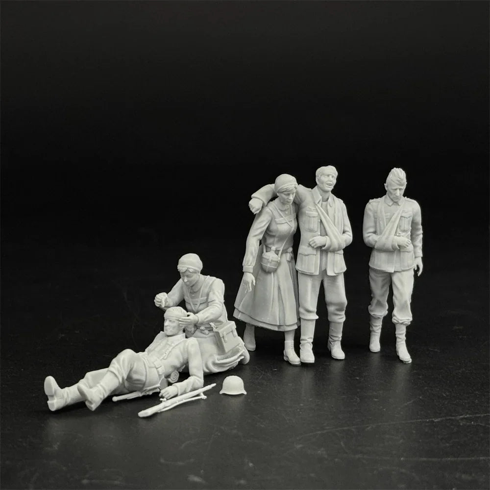 1/35 Scale WWII German Army Nurses and Wounded | 5-Figure Resin Model Kit