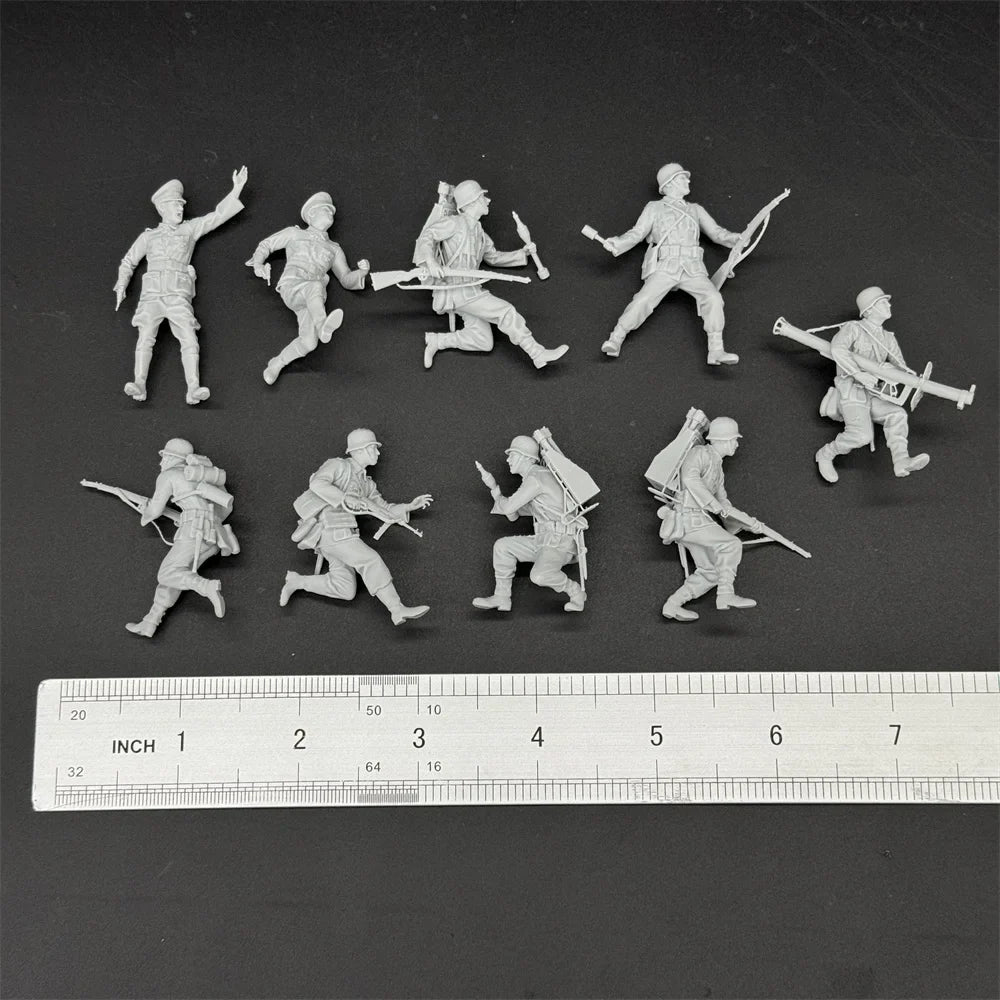 1/35 German Charging Soldiers & Officers (9 Fig) Resin Kit | Assault Scene