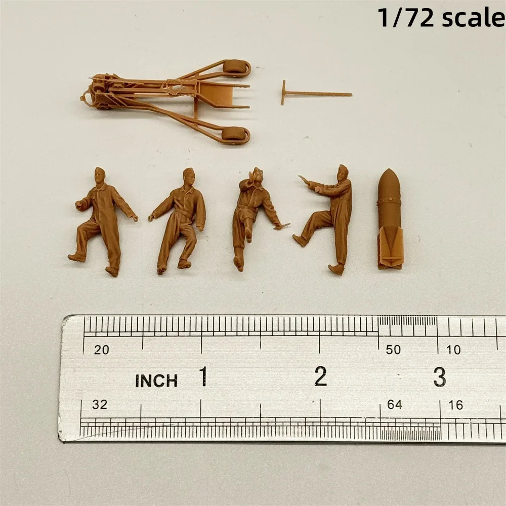 1/48 & 1/72 Scale WWII German Air Force Ground Crew Bomb Loading Team Resin Set (4 Figures) - Luftwaffe Diorama