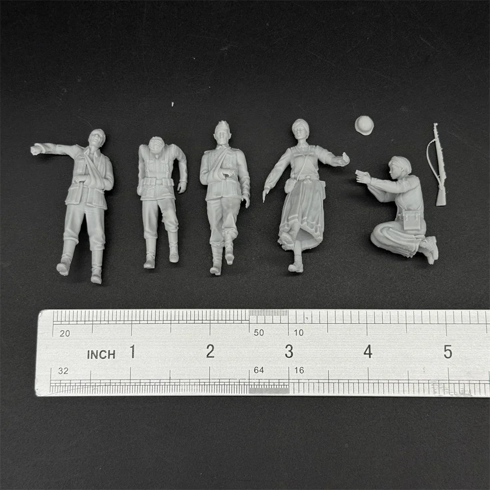1/35 Scale WWII German Army Nurses and Wounded | 5-Figure Resin Model Kit