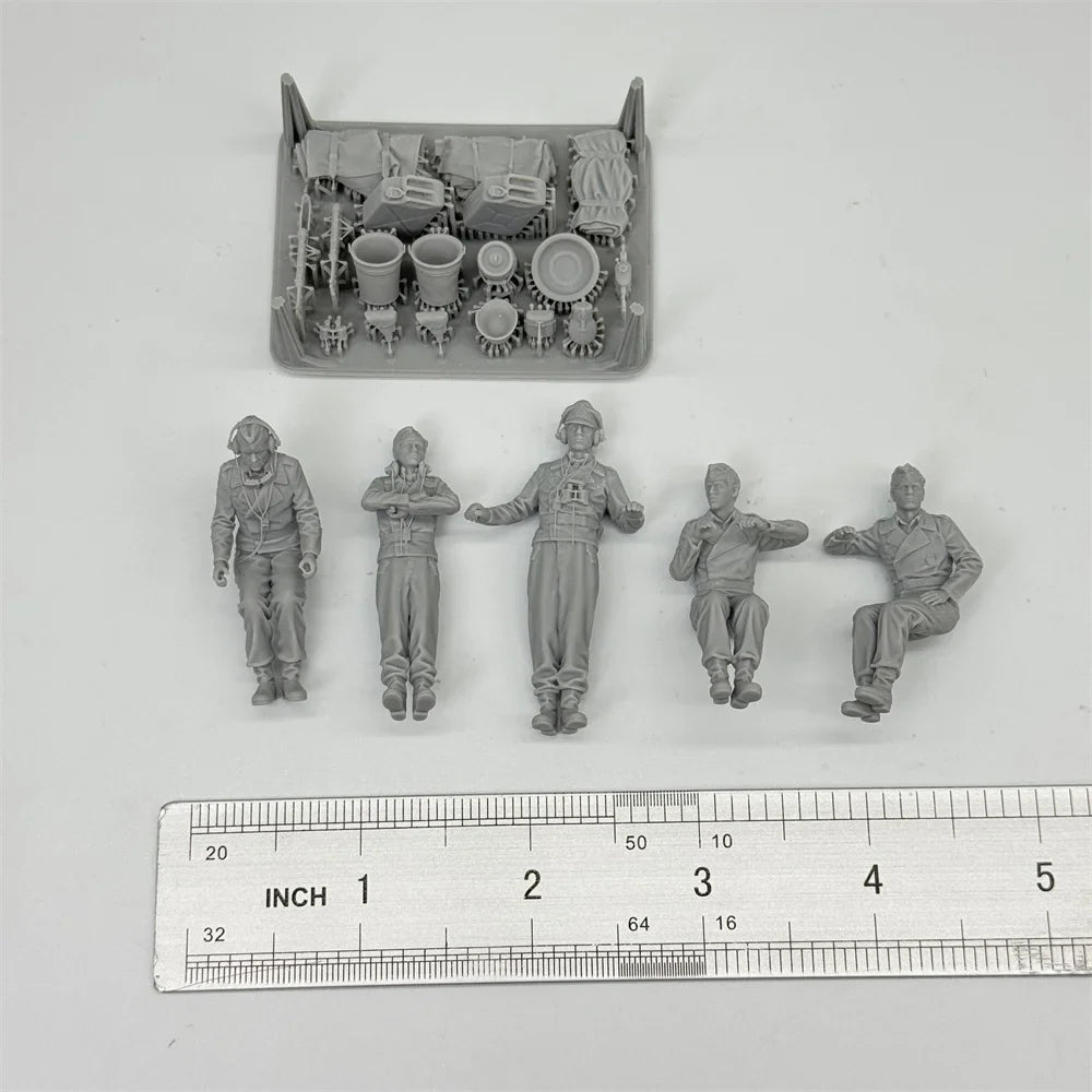 1/35 German PzKpfw IV Tank Crew (5 Fig) Resin Kit | Diorama Accessories