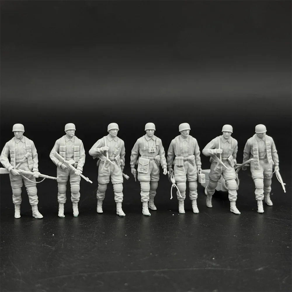 1/35 German Paratrooper Set (7 Fig) Resin Kit | Fallschirmjäger Miniature