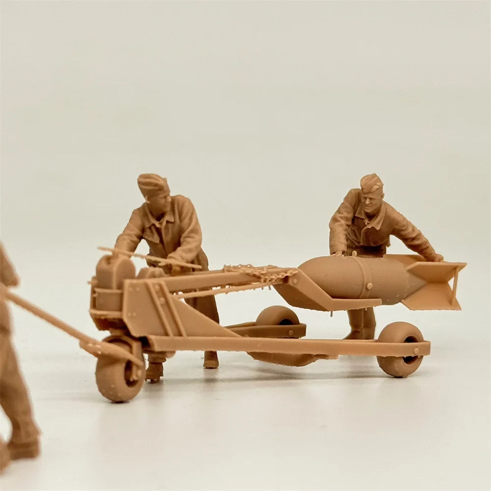 1/48 & 1/72 Scale WWII German Air Force Ground Crew Bomb Loading Team Resin Set (4 Figures) - Luftwaffe Diorama