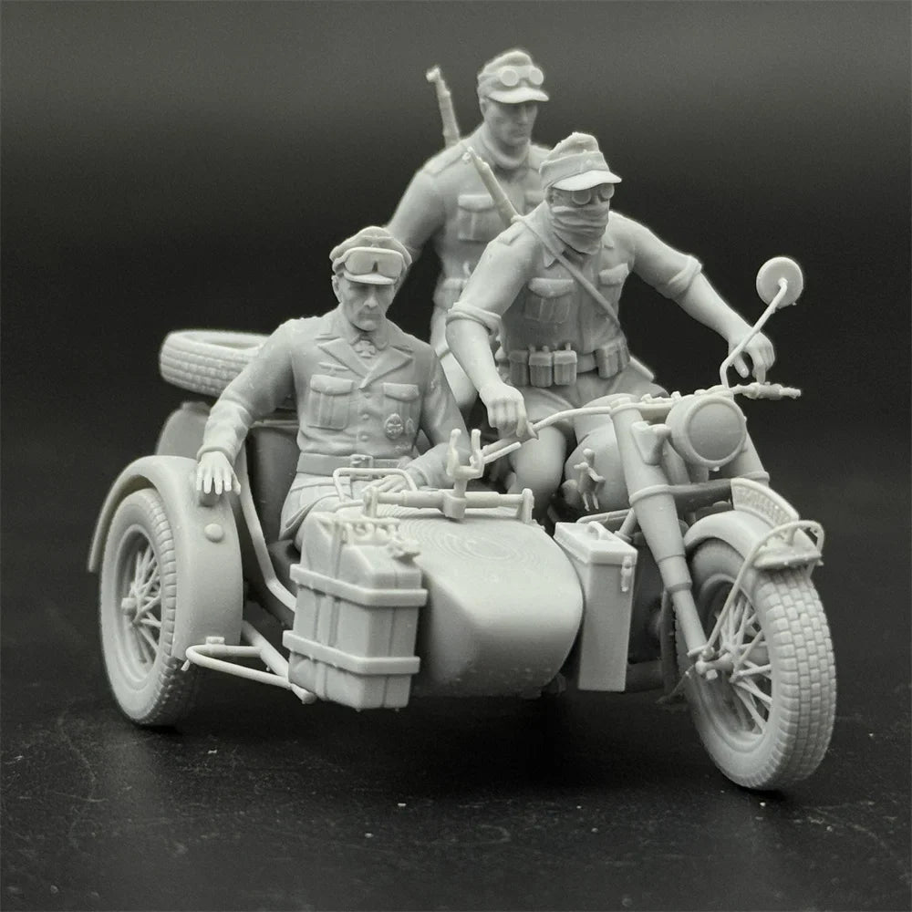 1/35 Scale WWII German Army Motorcycle Sidecar Crew