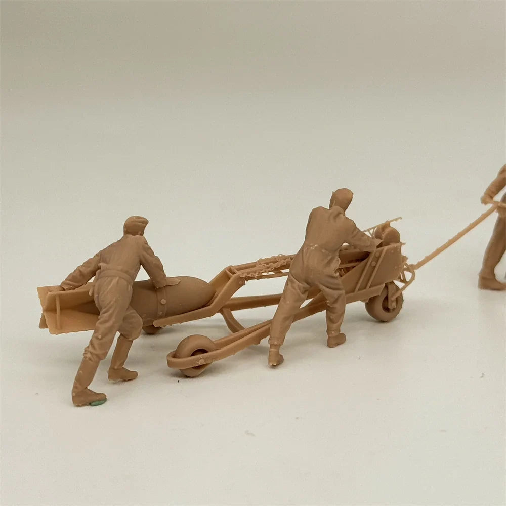 1/48 & 1/72 Scale WWII German Air Force Ground Crew Bomb Loading Team Resin Set (4 Figures) - Luftwaffe Diorama