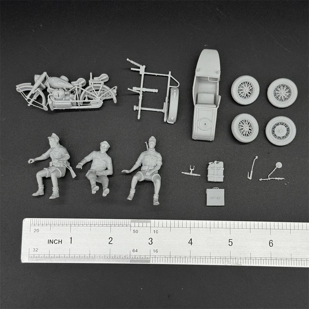 1/35 Scale WWII German Army Motorcycle Sidecar Crew