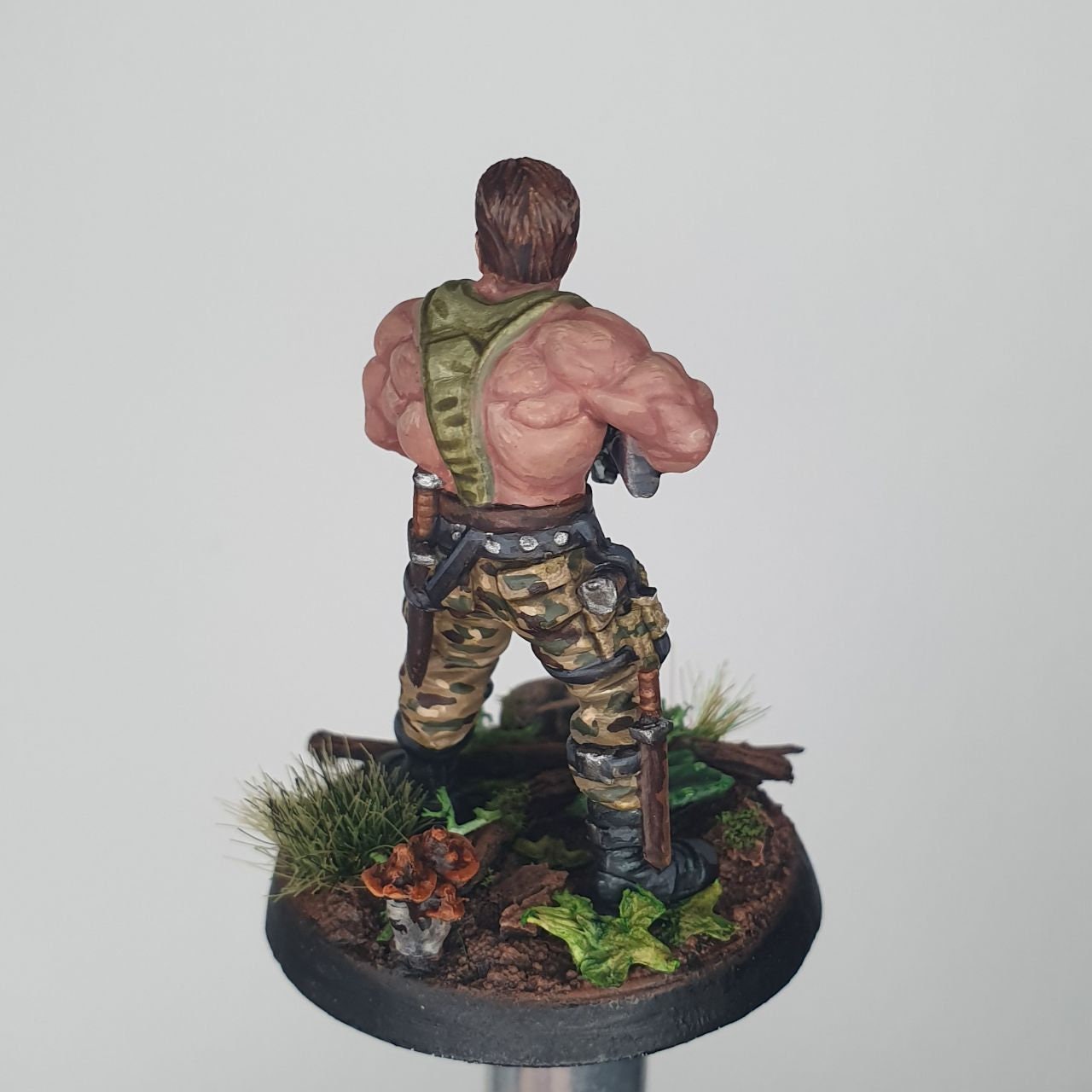 Colonial Anti-Hunter Miniature: Arnie Worcesternegger - 32mm Skull Hunters Figurine
