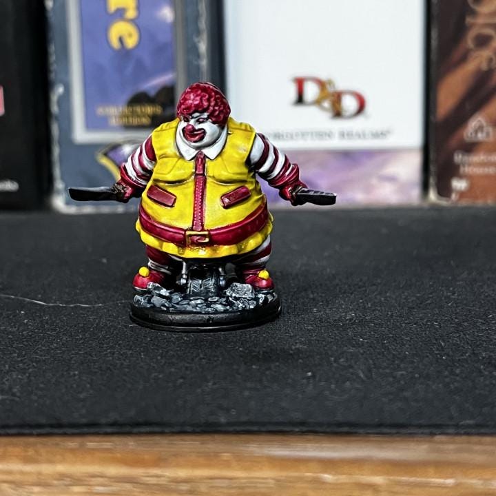 Cyberpunk Batchoy Clown Ronard MC Hotdog 32mm Miniature Figure for RPG and Tabletop Gaming