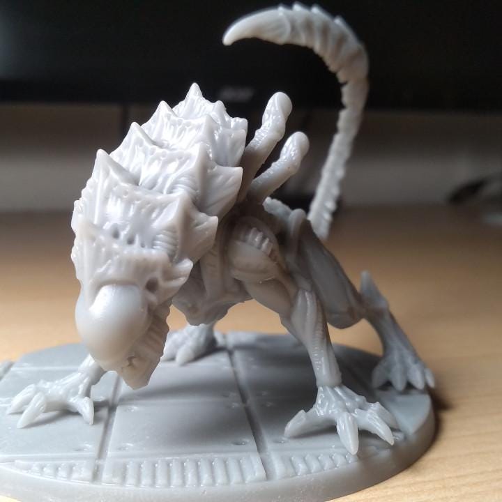 Xenomorph Xeno Brood Charger Miniature - 32mm Papsikels Alien RPG Figure for Tabletop Gaming