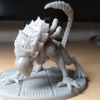 Xenomorph Xeno Brood Charger Miniature - 32mm Papsikels Alien RPG Figure for Tabletop Gaming