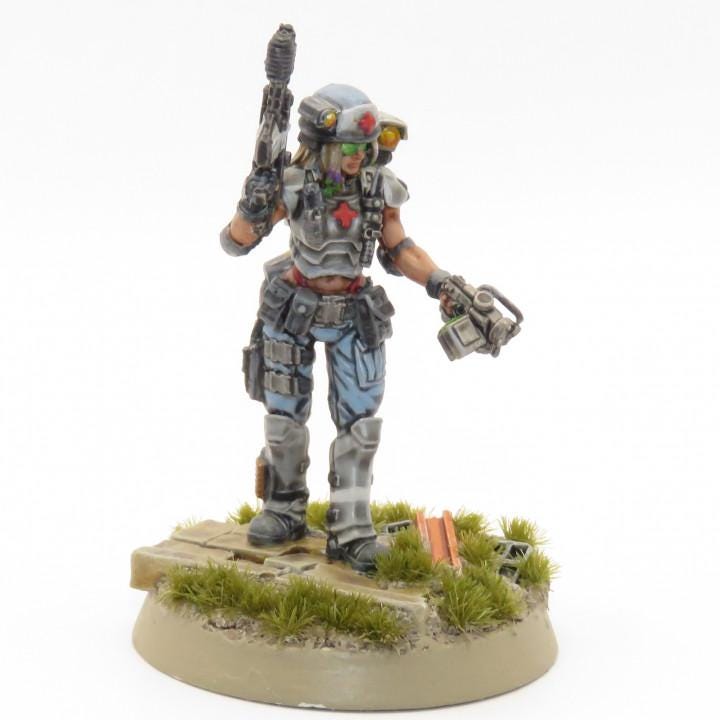 Alien vs Human Colonial Marine Medic Morgan Dallas 32mm Miniature for RPG Tabletop Gaming