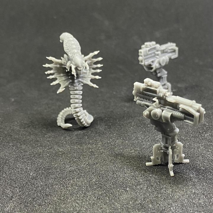 Xenowars Xenomorph Viper Miniature: 32mm Scale Alien Creature for RPG, TTRPG, and Tabletop Gaming