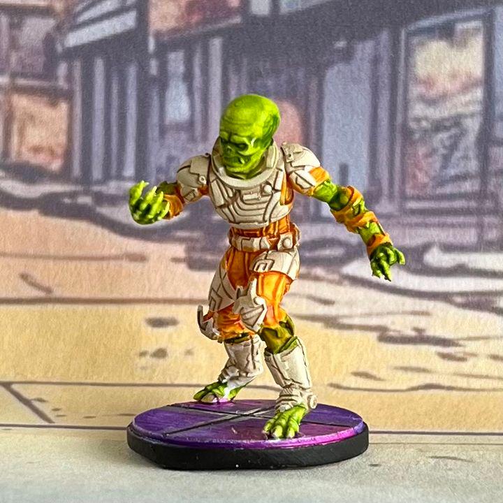 Xenomorph Space Crew Abominations: 32mm Papsikels Miniatures for Alien RPG & Colonial Marine Games