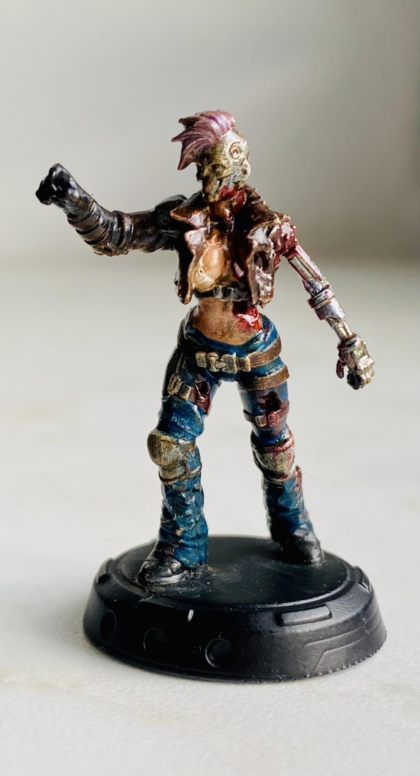 Female E-900 Terminator Miniature | 32mm Resin Figure for Tabletop RPG | Sci-Fi Alien Hunter