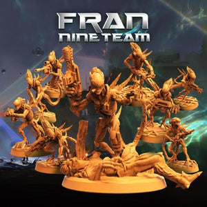 Alien vs Humans Fran Nine Team Synth Miniatures - Sci-Fi RPG Tabletop Gaming Figures by Papsikels