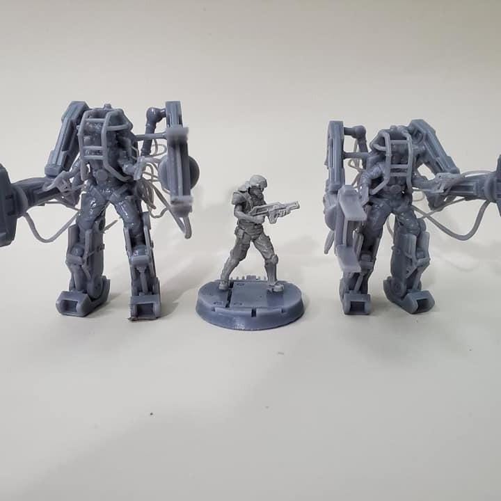 Aliens vs Humans: Papz Industries Power Suit - Lannie Powerloader Resin Miniature for TTRPG Gaming
