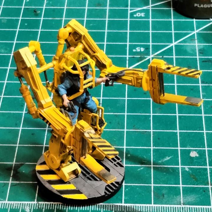 Aliens vs Humans: Papz Industries Power Suit - Lannie Powerloader Resin Miniature for TTRPG Gaming