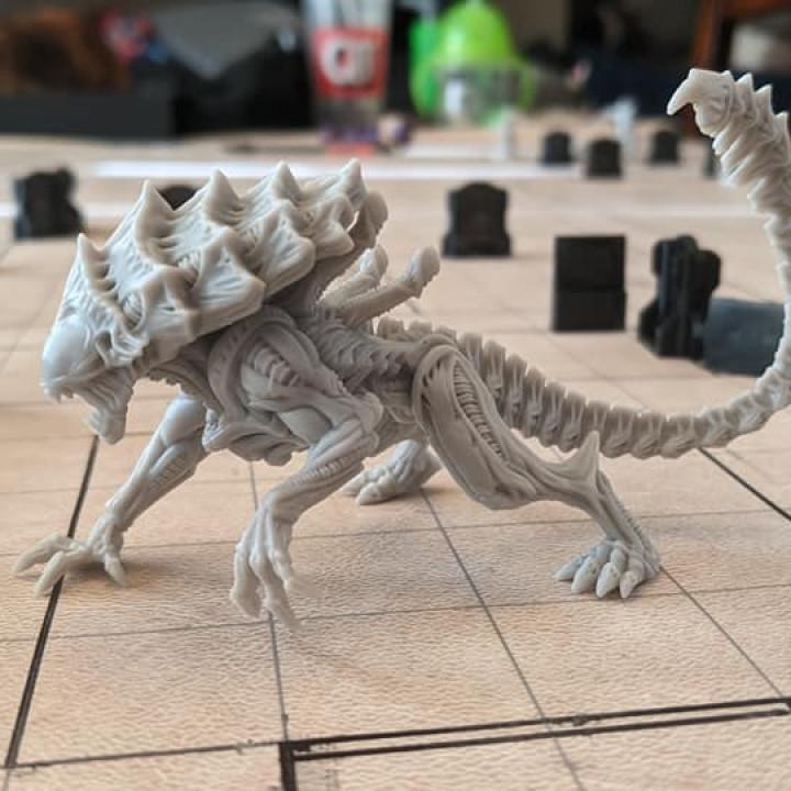 Xenomorph Xeno Brood Ripper Miniature: 32mm Papsikels Alien Figure for RPG, Tabletop Gaming & Collection