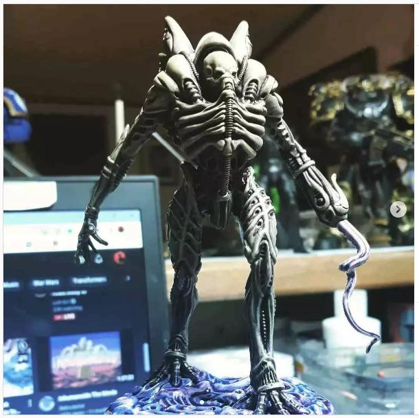 Kololax Titan Resin Miniature: Sci-Fi Tabletop RPG Figure for Xenowars and Alien-Inspired Games