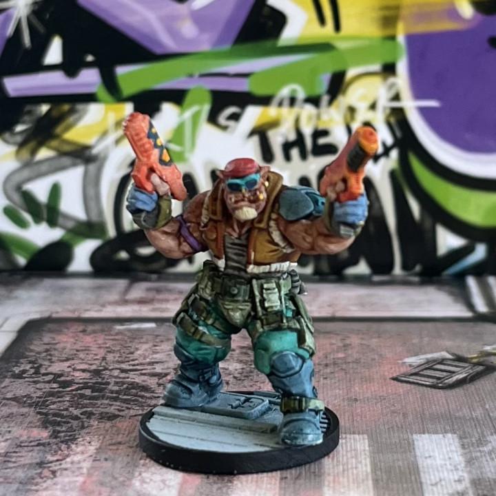 Ugok Rebel Sergio Duo Miniature: Sculpted 32mm Figure for Cyberpunk Wargaming, RPG, and TTRPG