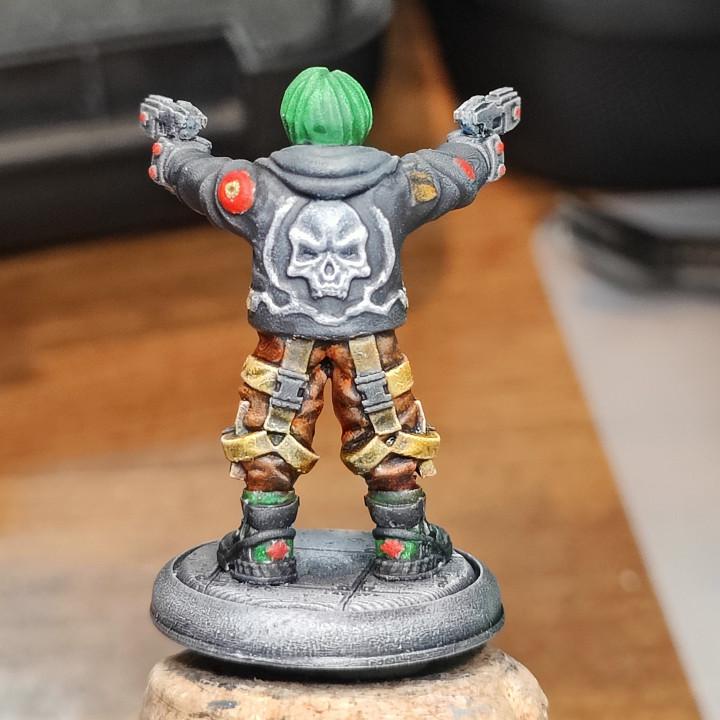 Quadro Kantos Gang: 32mm Resin Fantasy Miniature - Predator-Inspired Tabletop RPG Figurine