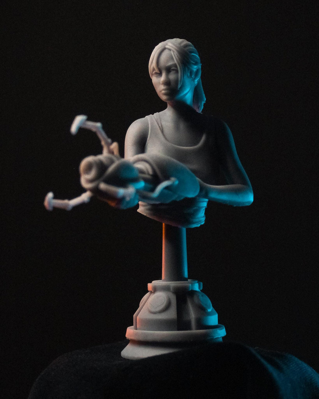 Chell from Portal 2 (fan art) | Full Model or Bust | Miniature scale 1:12 | h3LL Creator | DIY Model Kit