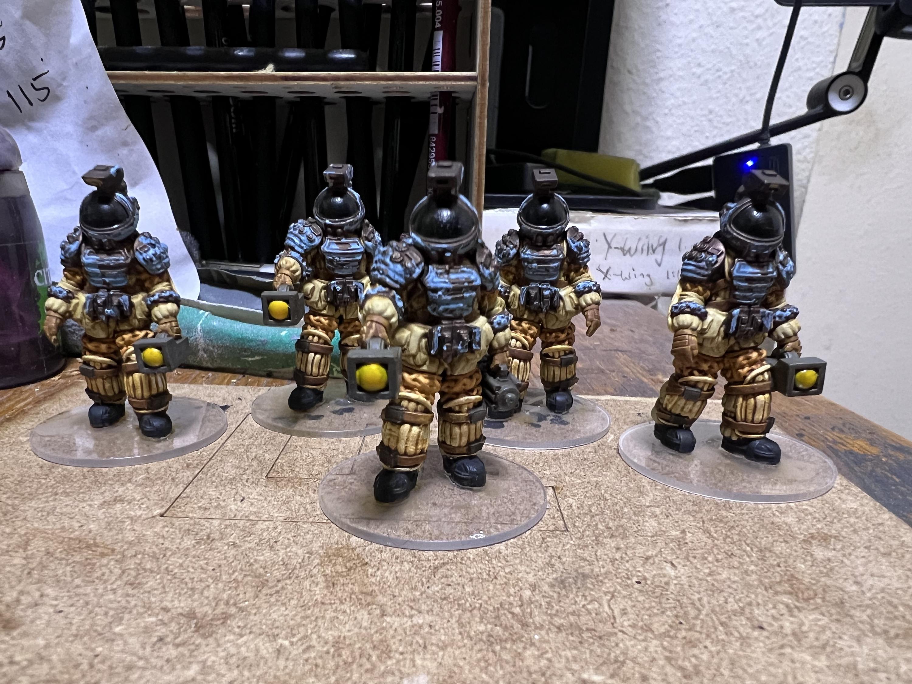 Colonial Space Explorer XB-MA-RI-A | Papsikels | 3D Printed Miniature |  32mm Miniatures