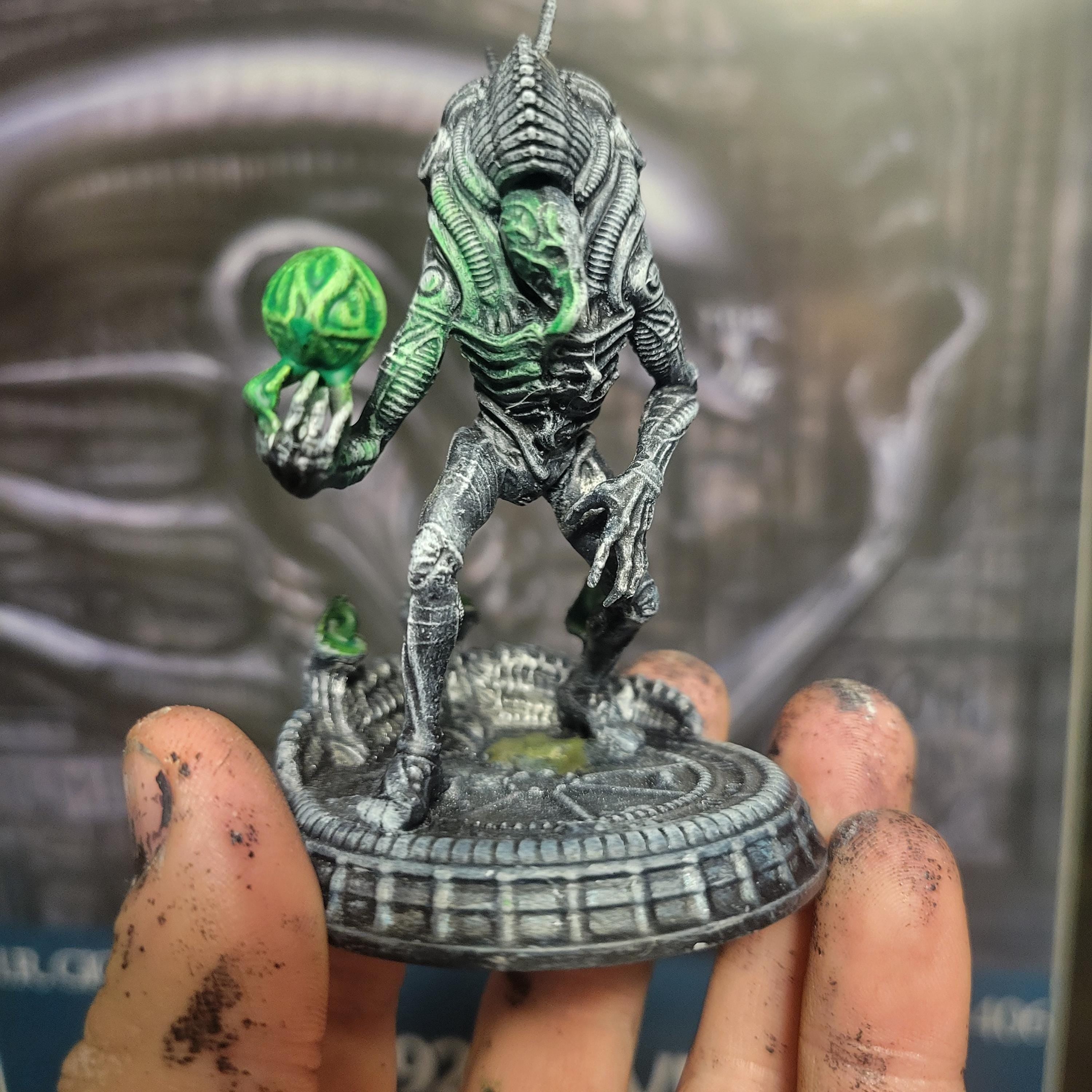 Omega Yerivaan Offspring Keeper Miniature - Papsikels Alien RPG, 32mm TTRPG Gaming