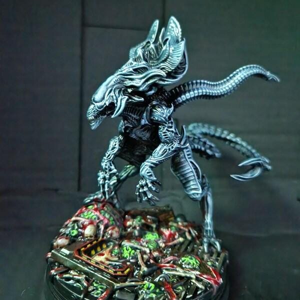 Aliens Vs Humans Liberated Gigerian Royal King with Guardians, Papsikels, Resin Miniature