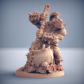 Burtz Dwarfstew w/ Pot | Ogre Marauders | Fantasy D&D Miniature | Artisan Guild